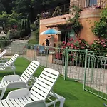 Un Petit Paradis En Provence
