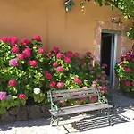 Un Petit Paradis En Provence