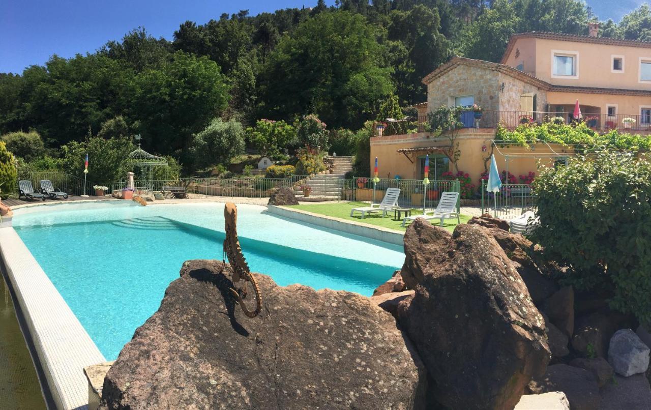 Un Petit Paradis En Provence