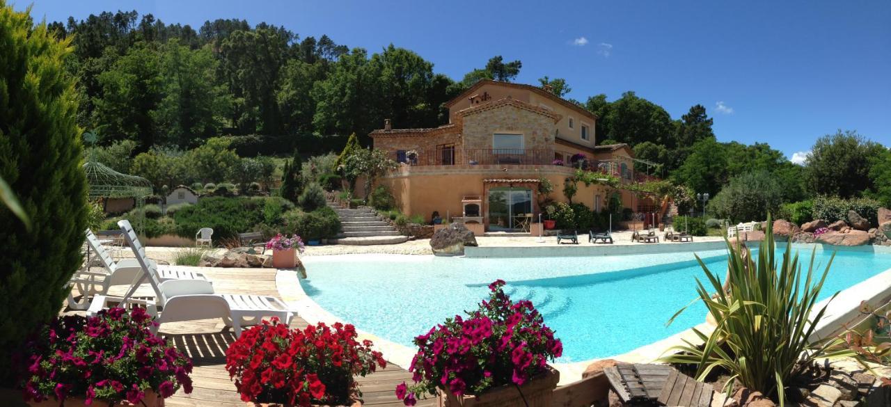 Un Petit Paradis En Provence *