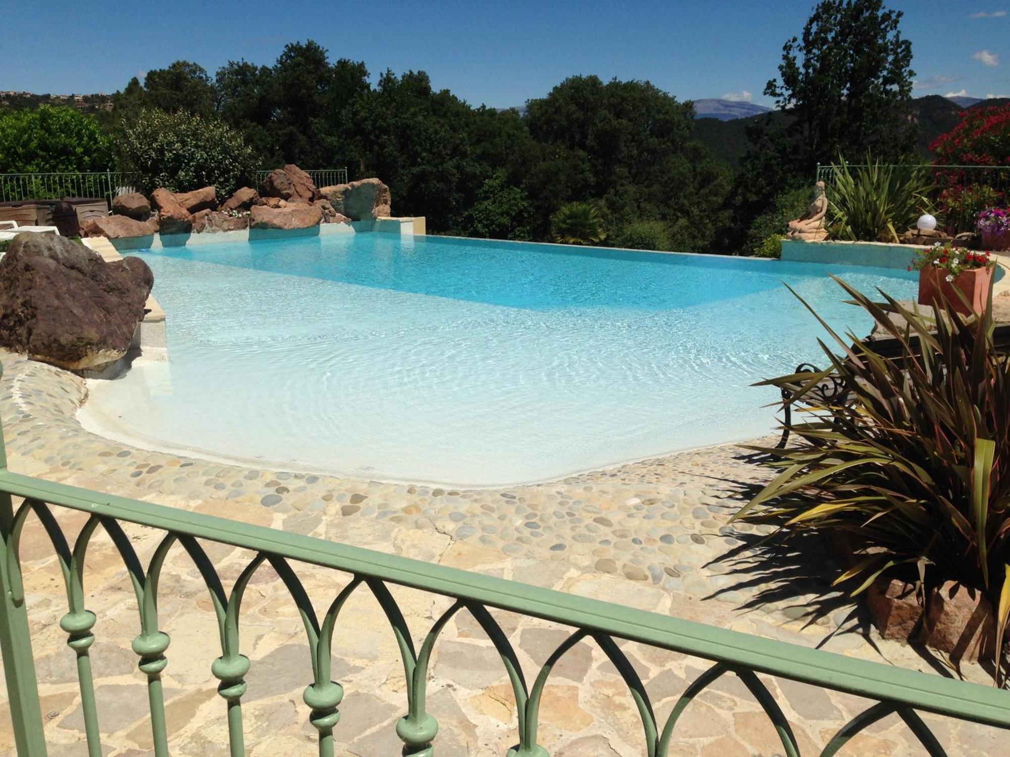 Un Petit Paradis En Provence